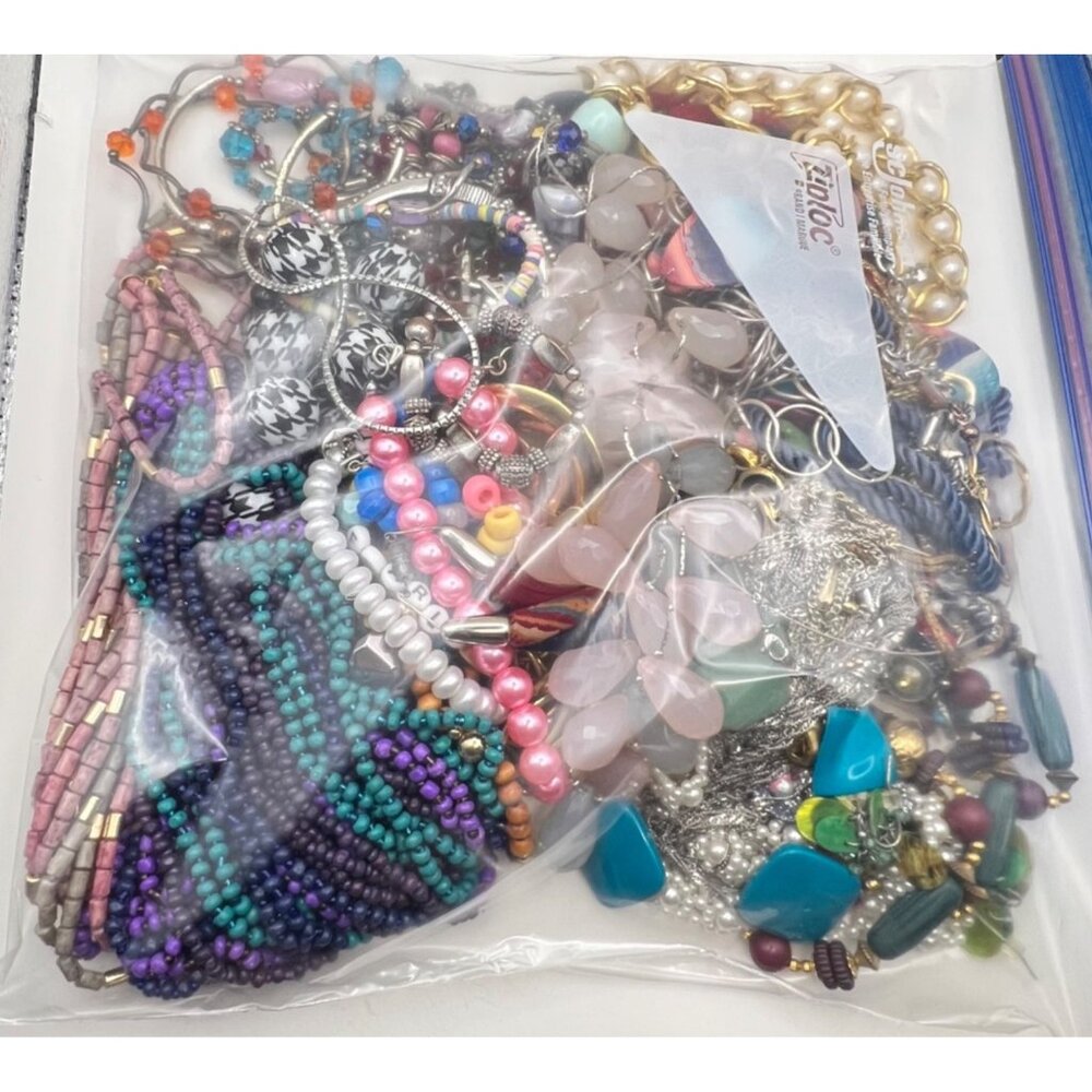 Mixed Estate Lot 2.1lb Necklaces Earrings Bracelets Wearable Sellable 1980-2000s - Picture 8 of 12